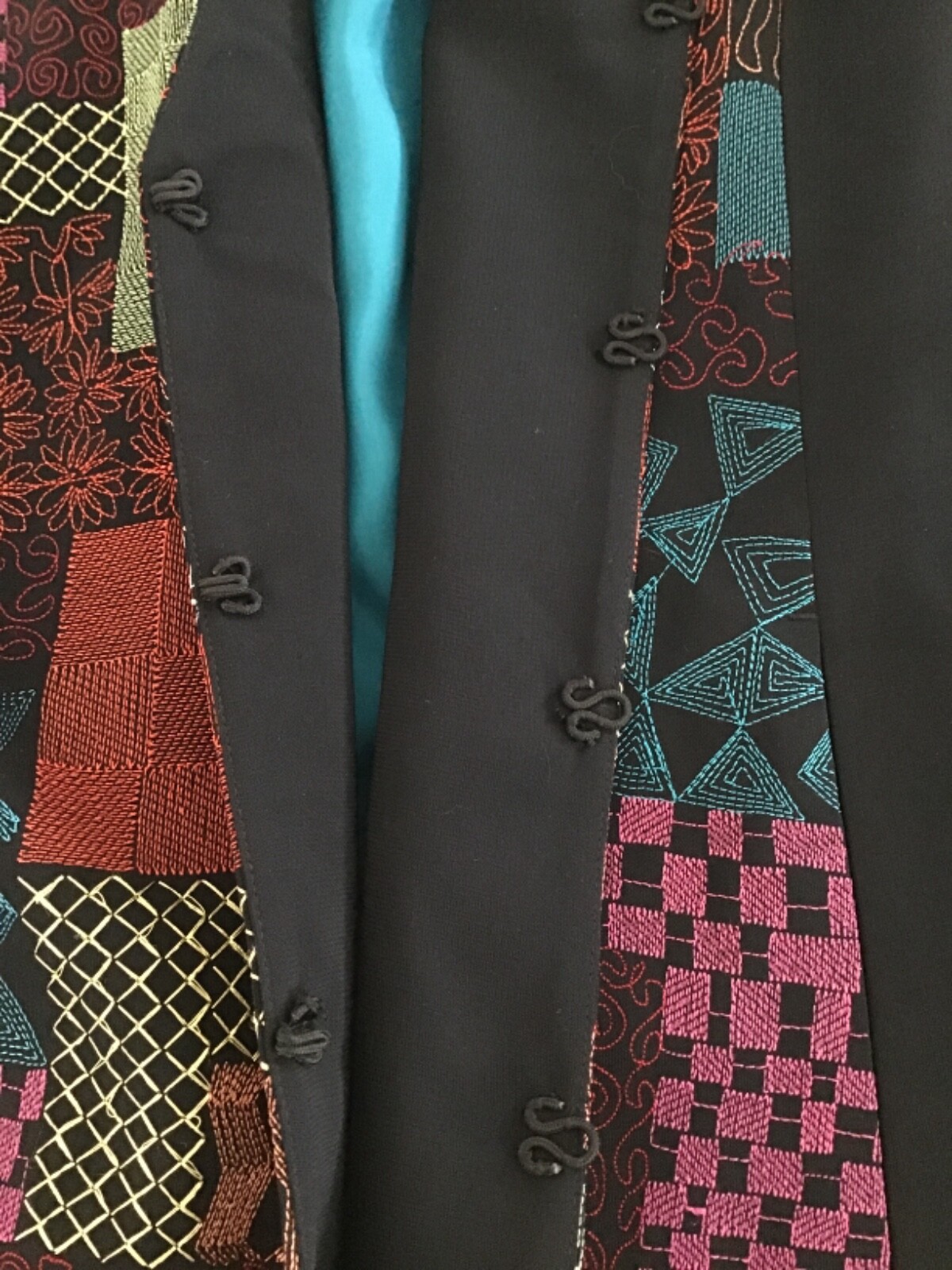 Chico's Multicolor Geometric Design Sleeveless Ve… - image 4