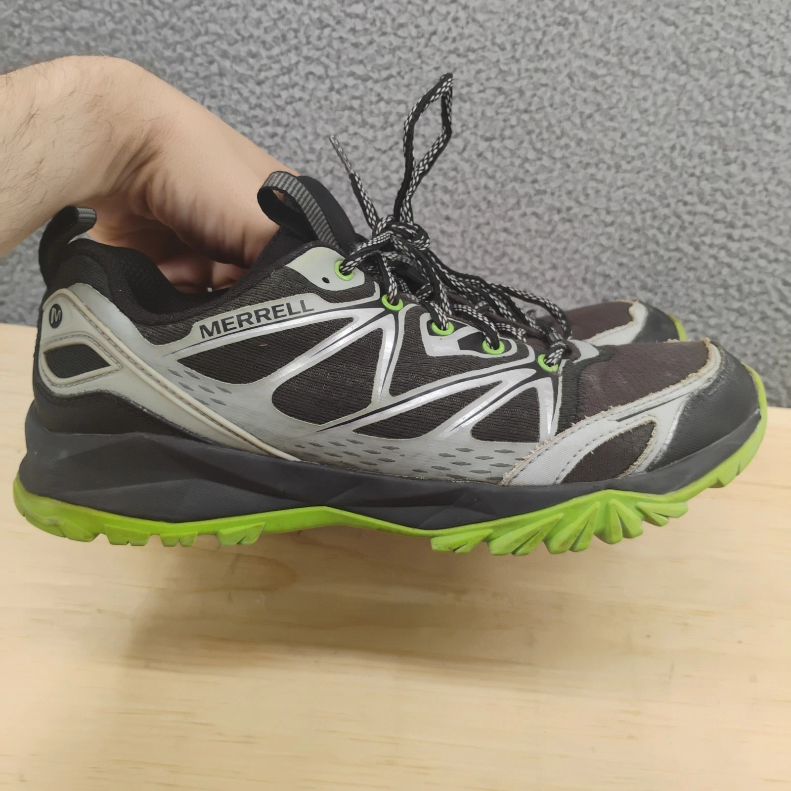 Merrell Capra Bolt Waterproof Hiking Shoes Black Silver Mens Sz 7.5