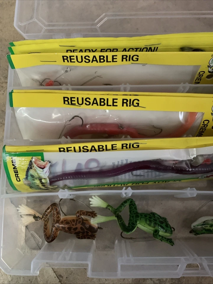 Caja Flambeau Crema Completa Gusanos y Ranas Sin Malezas Sin Usar Súper Lote Señuelos de Pesca Foto 2 de 4