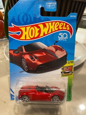 2018 Hot Wheels HW Exotics #243 2/10 '17 Pagani Huayra Roadster Rot