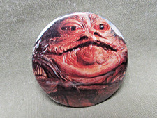 JABBA THE HUTT GERMAN ROLF SCHULTZ 1 1/4  BUTTON vintage 1983 Star Wars badge