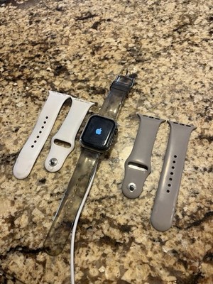 Apple Watch SE 40mm - Great Condition