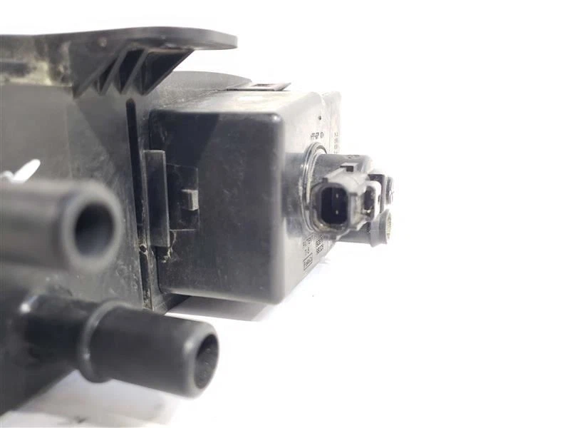 Bote de vapor de combustible 2,5 L PN dv61-9e857-b OEM 2014 Ford Transit Connect Foto 4 de 4