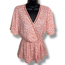 New Juniors Small Sienna Sky Pink White Floral Short Sleeve Top Vneck Wrap Look