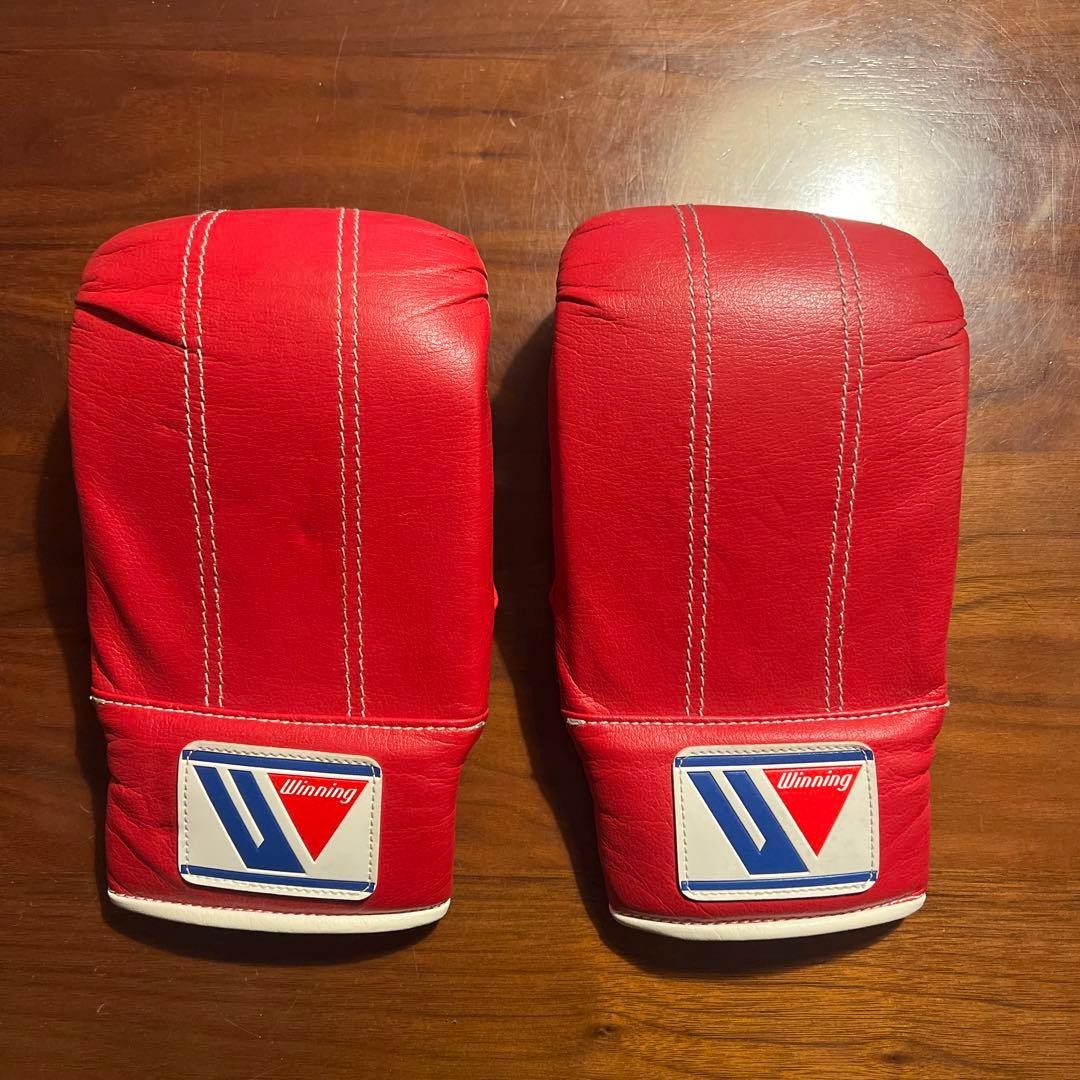 Winning Boxing Punching Gloves Red Rubber band type SB-2000 from