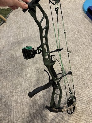 PSE Embark Knock On Edition Right Hand 70lb Bow Pkg 