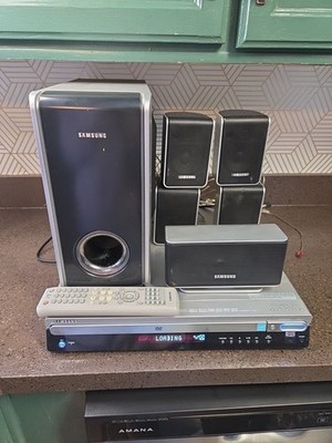 Samsung HTP38 5 Disc CD/DVD Changer Home Theater System Sub Centre-READ