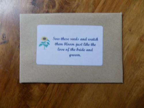Bride and groom. 10 packs of 10 sunflower seed wedding party favours. - Picture 2 of 2