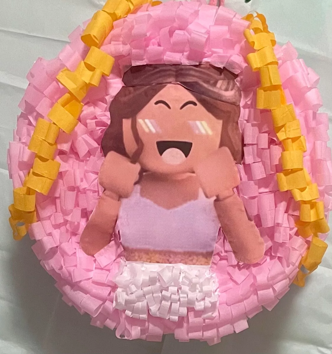 Soft pink roblox girl with yellow accessories