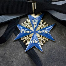 Deutsches Prussia Blue Max Pour le Merite with Gold Oak Leaves Badge Medal