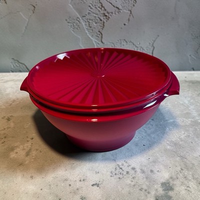 NEW LARGE TUPPERWARE 10'' Fuchsia Pink Salad Serving Bowl with Servalier Lid