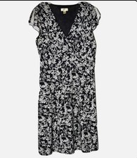 Ann Taylor Loft Dress Black and White Pretty CrisscrossFloral Midi Dress Size 8