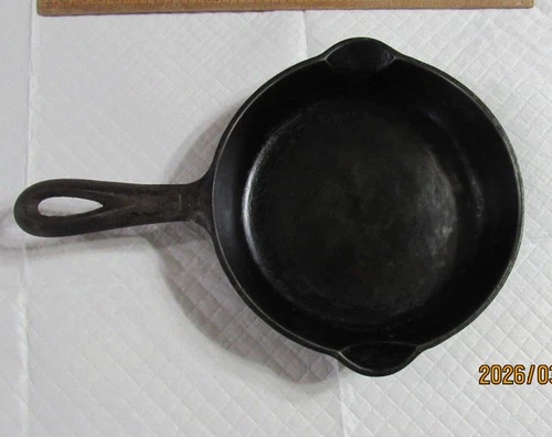 Vintage GRISWOLD #3 LARGE BLOCK Logo 709 B Cast Iron SKILLET Erie P.A.