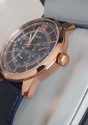 Guess Herren Edelstahl Armbanduhr 44mm Rotgold Blaues Lederband W1306G1 jap. mov