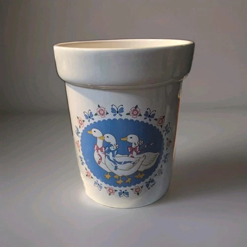 Treasure Craft Ribbon Geese Ceramic Round Canister White Goose 90s cottagecore