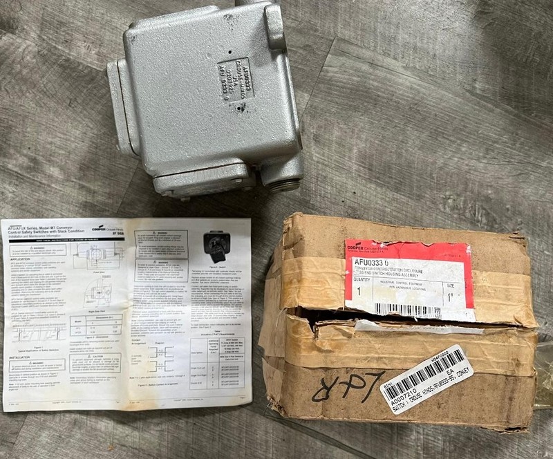 COOPER CROUSE-HINDS USA AFU03330 NEW IN FACTORY BOX / NEVER USED MADE IN USA