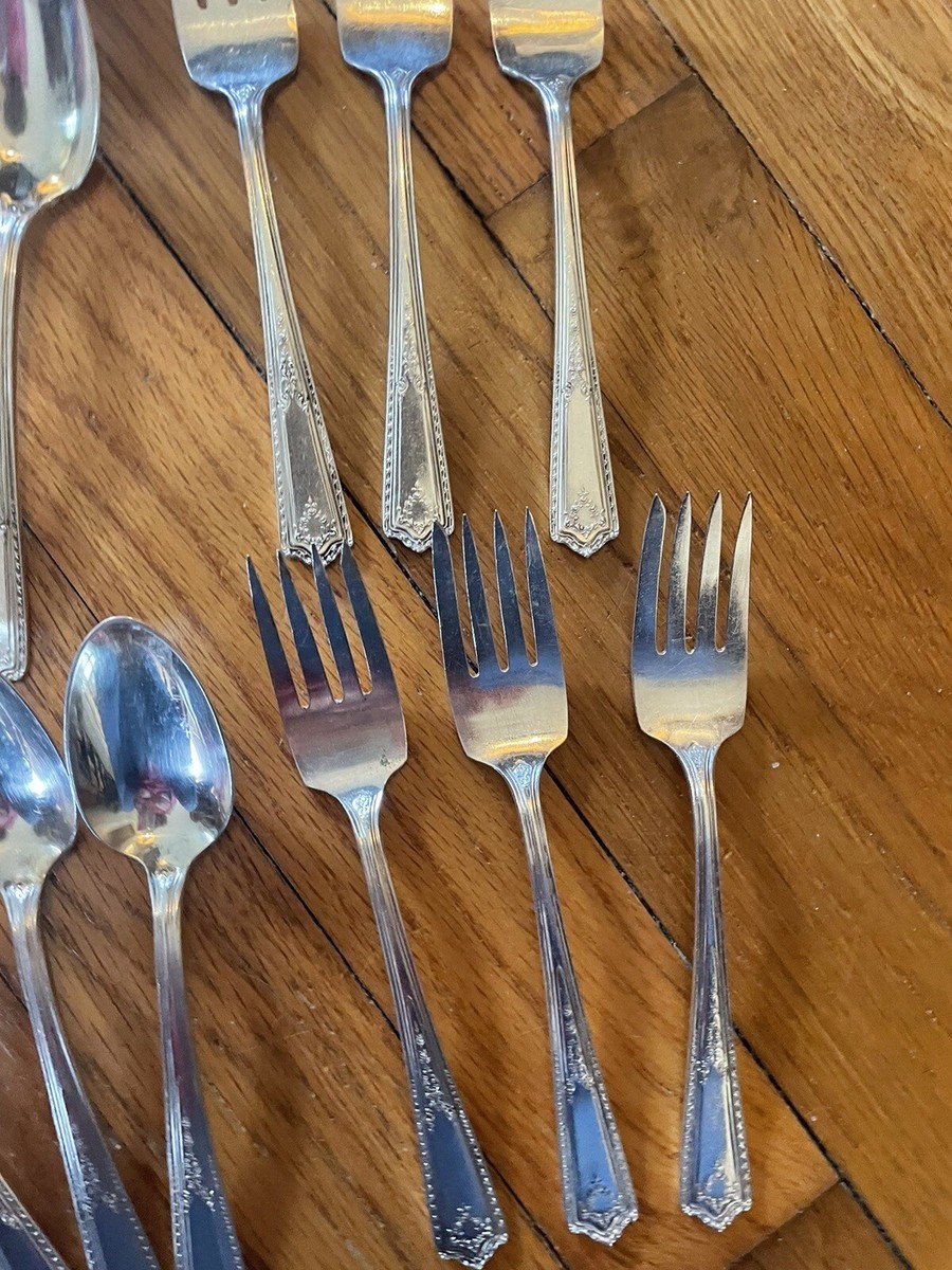 Rogers & Bro. AI XII Silverware Flatware. Collection of 35 Pieces