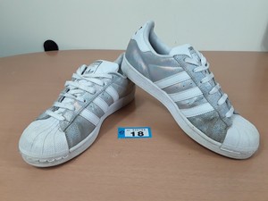 glitter workout shoes