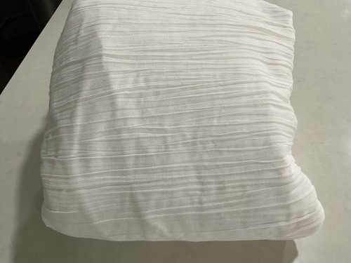 DKNY White Textured Shabby Chic Style King Duvet Cover 110 x 96