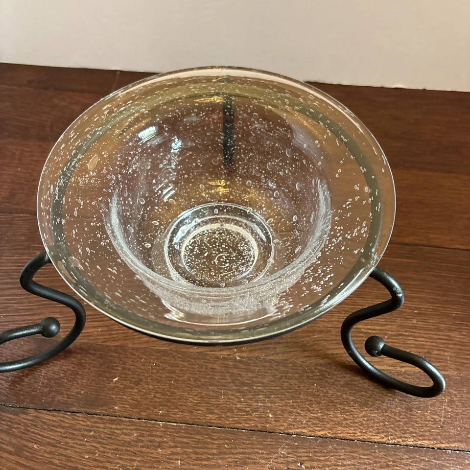 Southern Living At Home Pequeñas burbujas cuenco con patas de vidrio con soporte con patas de metal Foto 2 de 4