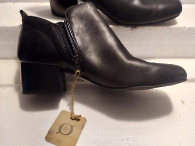 Born Women's 10M Kenzy Black Shooties