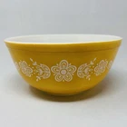 Pyrex Butterfly Gold Mixing Bowl 403 VTG 1972 MCM Yellow White Flowers 2.5 Qt