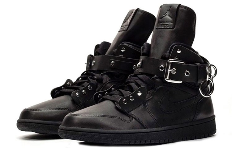 Size 11 - Comme des Garçons x Air Jordan 1 Retro Strap High Black