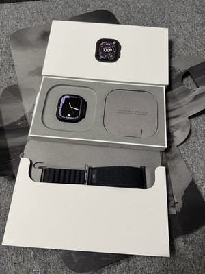 Apple Watch Ultra 3 Black Titanium Alpine Loop ( M ) Check Esn