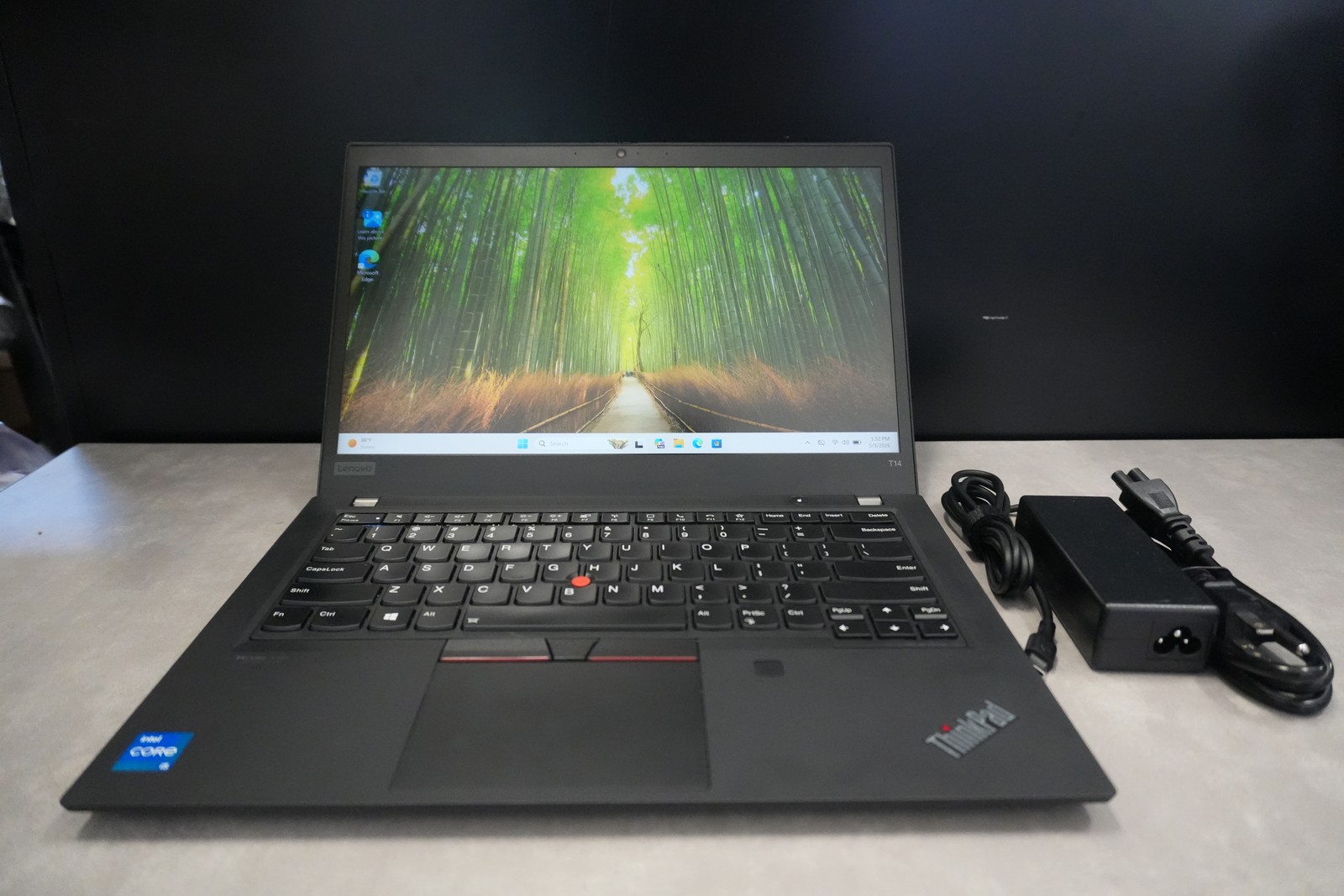 Lenovo ThinkPad T14 Gen 2i, 14-Inch Laptop, with Intel Core i5-1135G7 11th Gen., 256 GB SSD (Solid State Drive), Windows 11 Pro