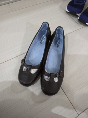Vionic Orthotic Brown Leather Flats