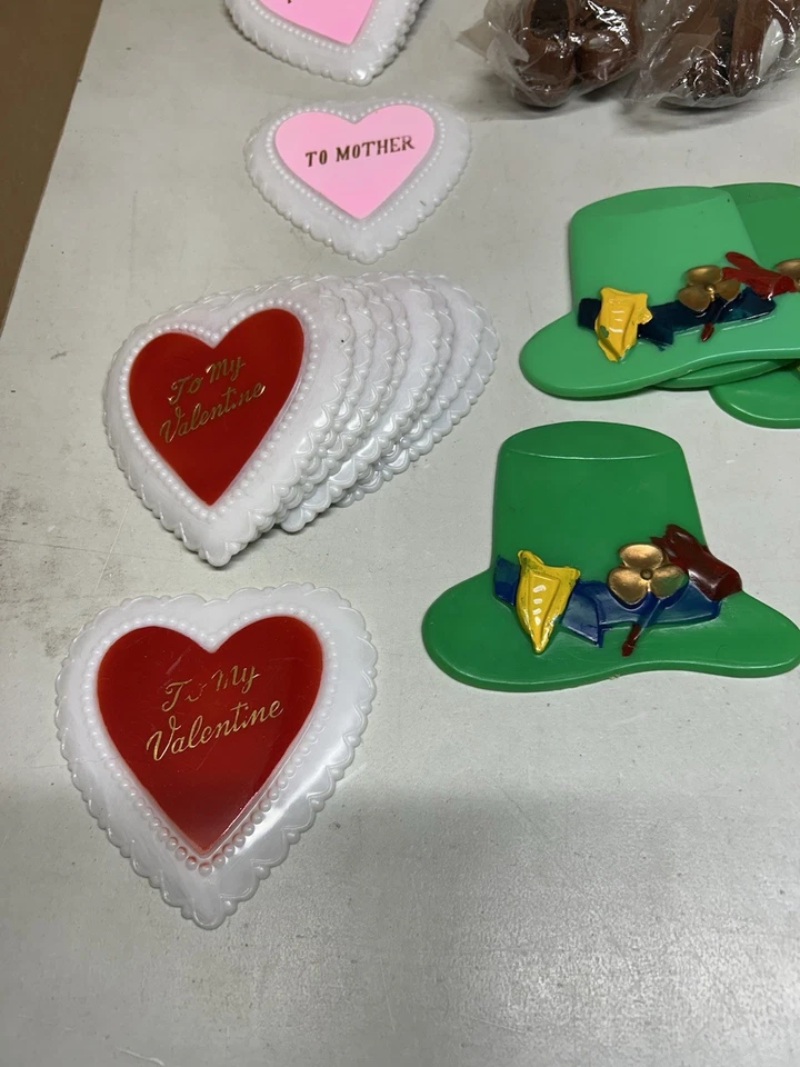 Lote de enfeites de bolo vintage namorados-palhaços irlandeses-chapéus-sapatos-dia das mães década de 1960? - Imagem 2 de 4