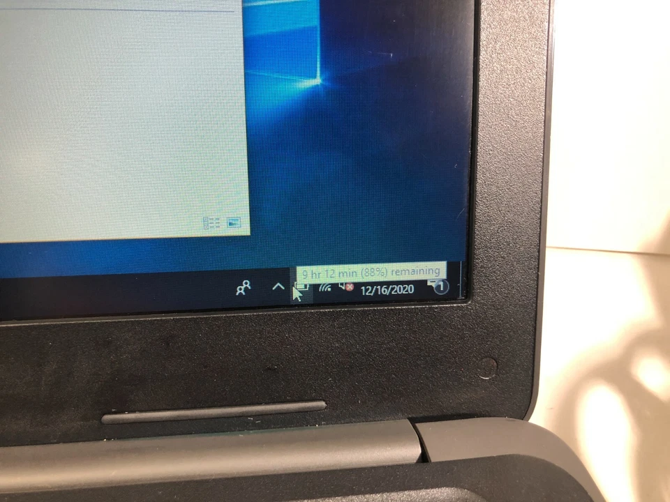 Dell Latitude 3380 13" Laptop Intel i3-6006U 2GHz 4GB RAM 320GB Zoom Ready - Image 3 of 4