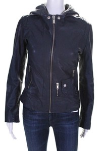 jaqueta feminina de couro com capuz