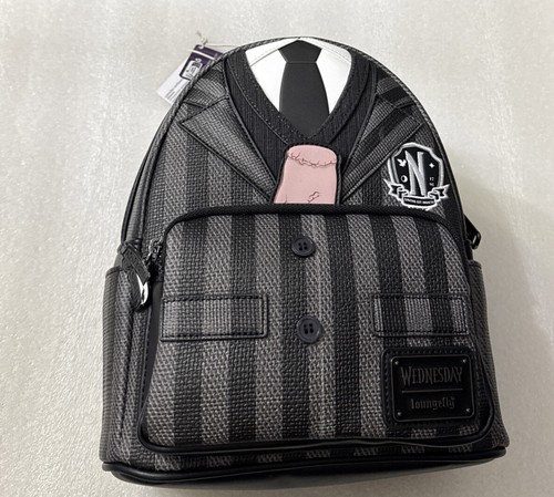 Loungefly Wednesday Addams Nevermore Cosplay Mini Rucksack Exklusiv