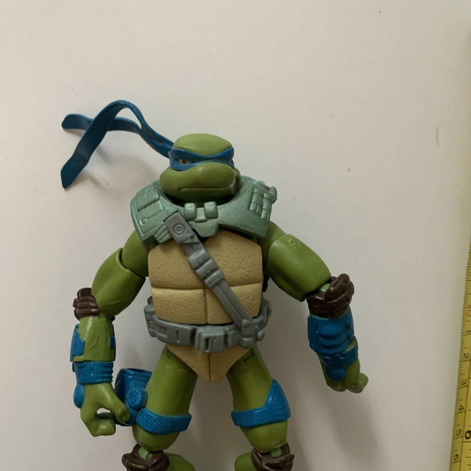 Figura de acción Leonardo - Alien Hunter - Teenage Mutant Turtles TMNT 6" 2007  Foto 3 de 4