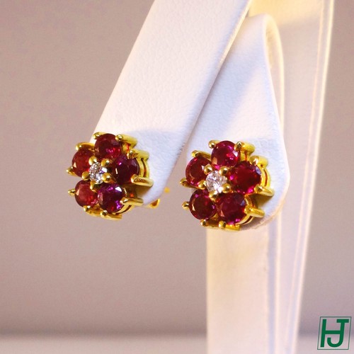 New Flower shaped Ruby Earrings with diamonds, 1.95 carat in 18k Yellow Gold - Picture 3 of 8