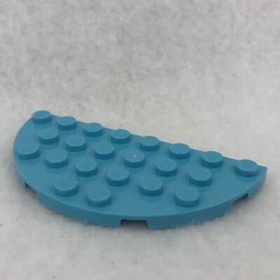 LEGO 22888 Medium Azure Plate, Round Half 4 x 8 (x1)