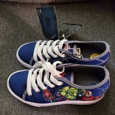 HEELYS MARVEL AVENGERS WHEELED BOYS SIZE 3 YOUTH SKATE SHOES NEW W TAGS NO BOX