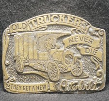 XH19129 VINTAGE 1970s OLD TRUCKERS NEVER DIE THEY GET NEW PETERBILT BELT BUCKLE