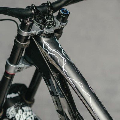 DYEDBRO MTB Frame Protection - Lightning - Blue NEU