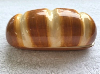 IG Design Group Bread Loaf Designed Covered Ceramic Butter Dish Cottage Core 6''