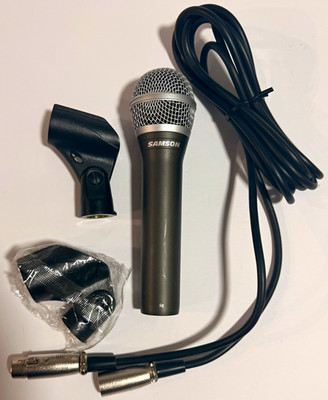 Samson Q2U USB/XLR Dynamic Handheld Cardioid Mic w On/Off, Clip, XLR