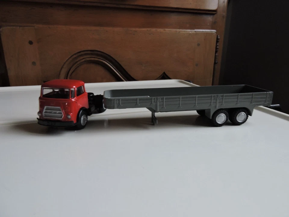 LION  CAR  ANCIEN  CAMION  DAF  +  SEMI  REF : 33 - Photo 3/4