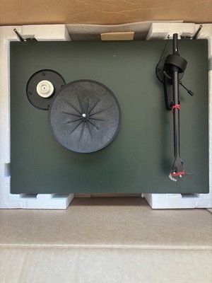 Pro-Ject Debut Carbon EVO Turntables - Satin Green