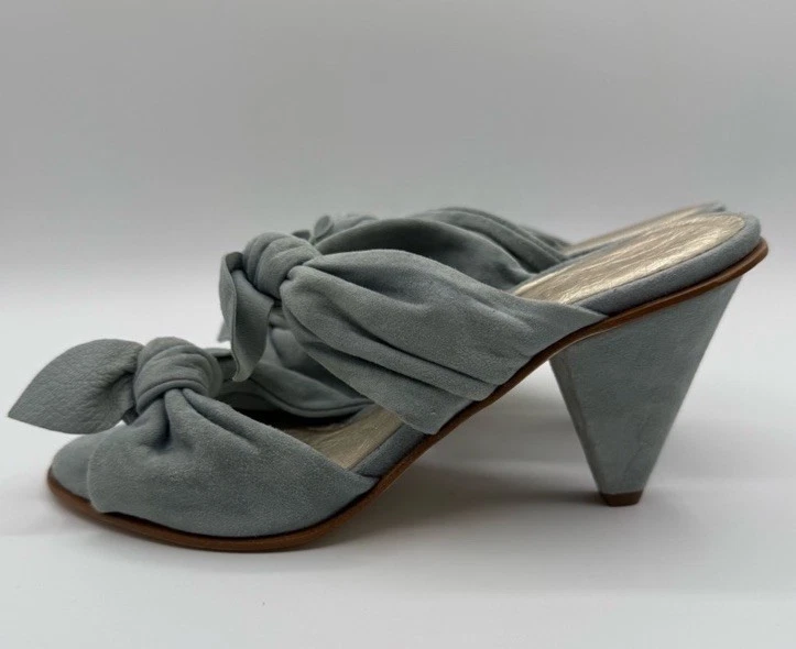 Ann Klein Collection Blue Suede Slip On Heels with Minimalist Design Size 6 Us - Image 3 of 4