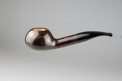 Brebbia Stand Up Walnut Pipe - Smooth Root