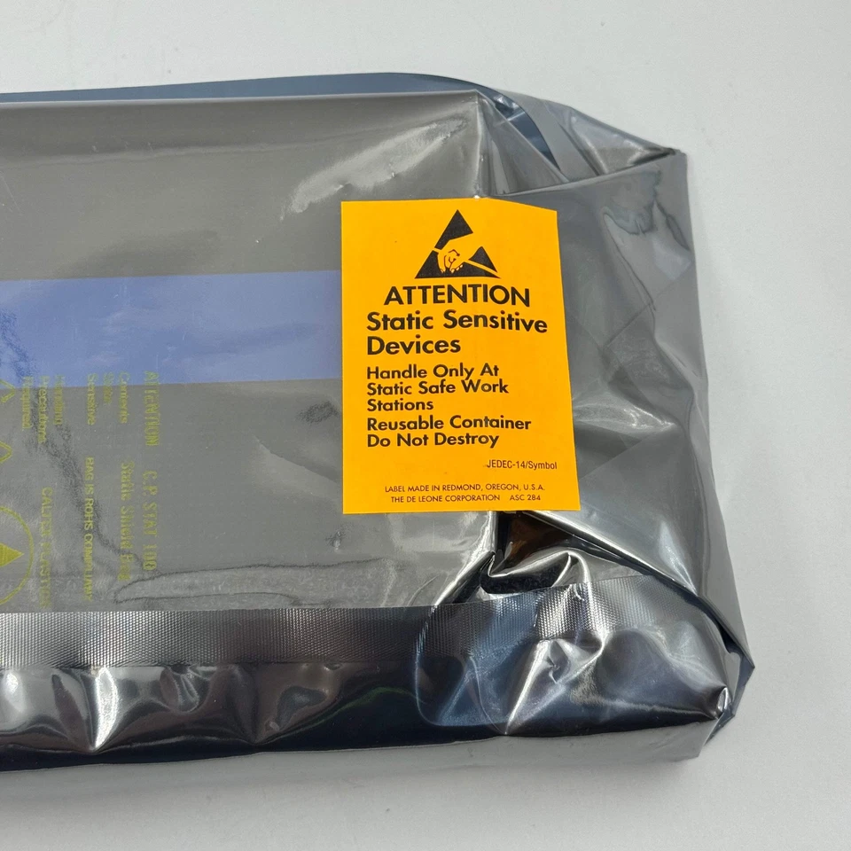 New AMD Radeon Pro V540 8GB HBM2 Graphics Accelerator - Image 2 of 4