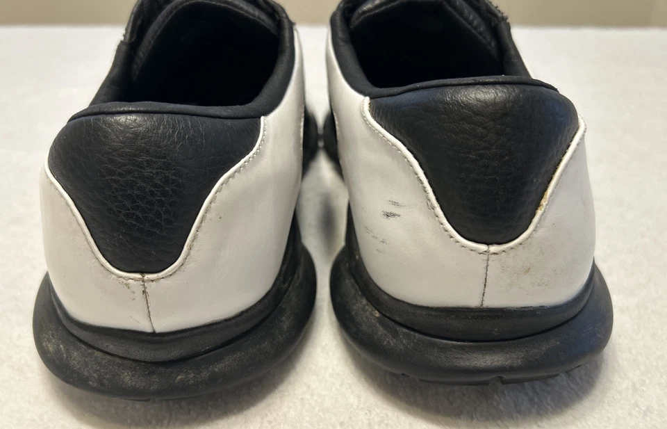 Zapatos de golf Oakley para hombre talla 13 Overdrive parte superior baja blancos negros vintage 2002 Foto 3 de 4