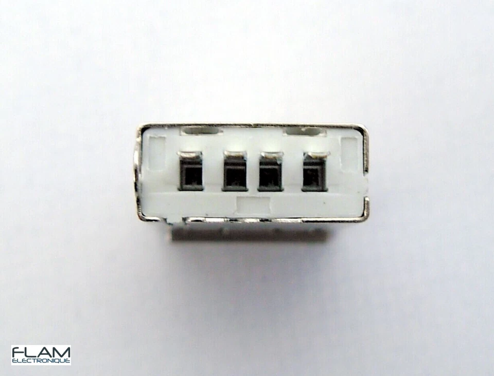 Connecteur à souder USB type A femelle - Female USB type A solder connector - Photo 3/4