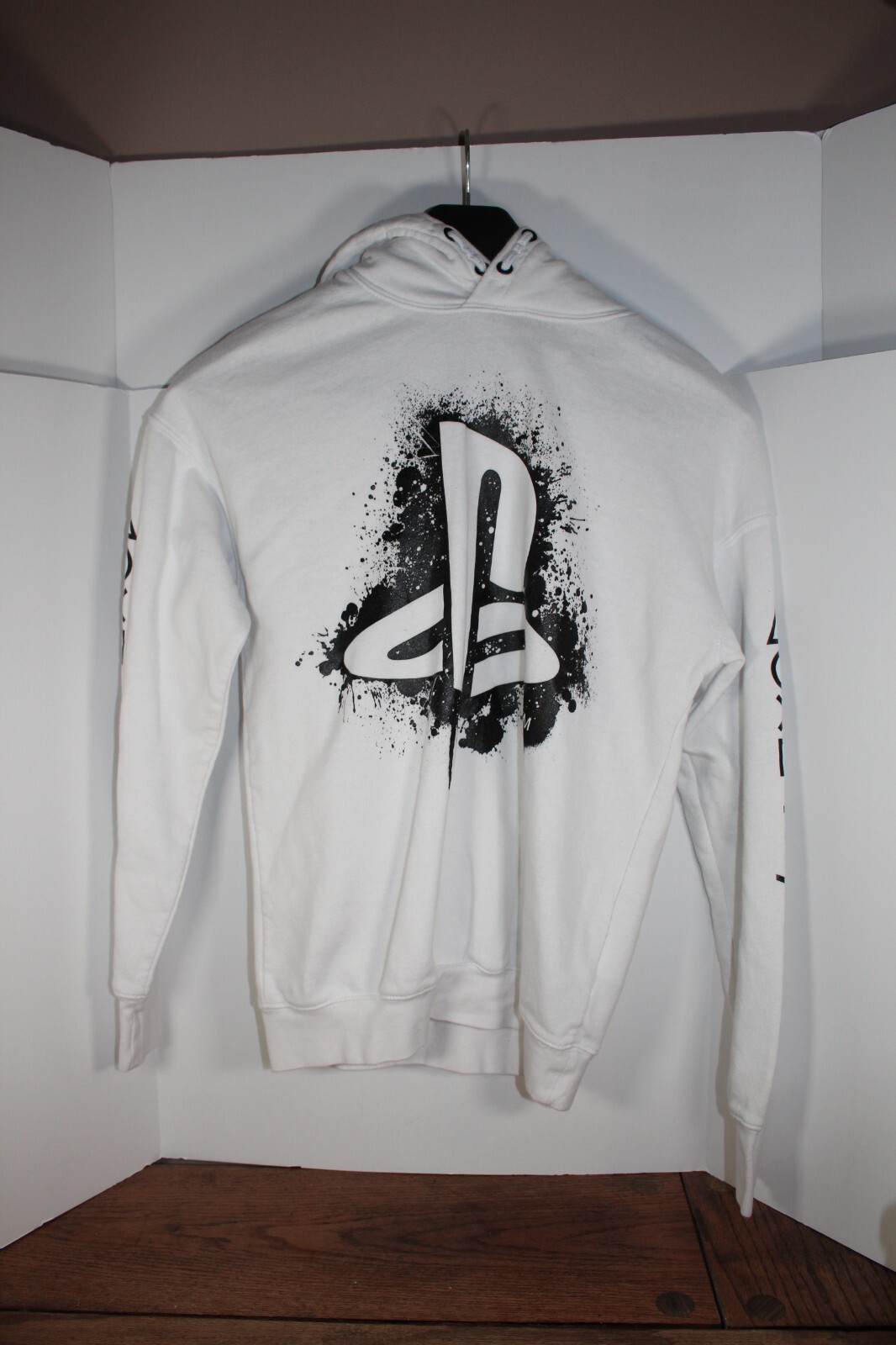 Picture 1 of 2